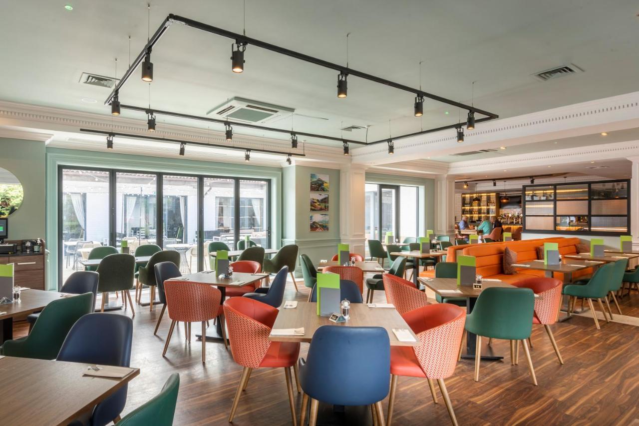 Holiday Inn Guildford By Ihg Exteriör bild