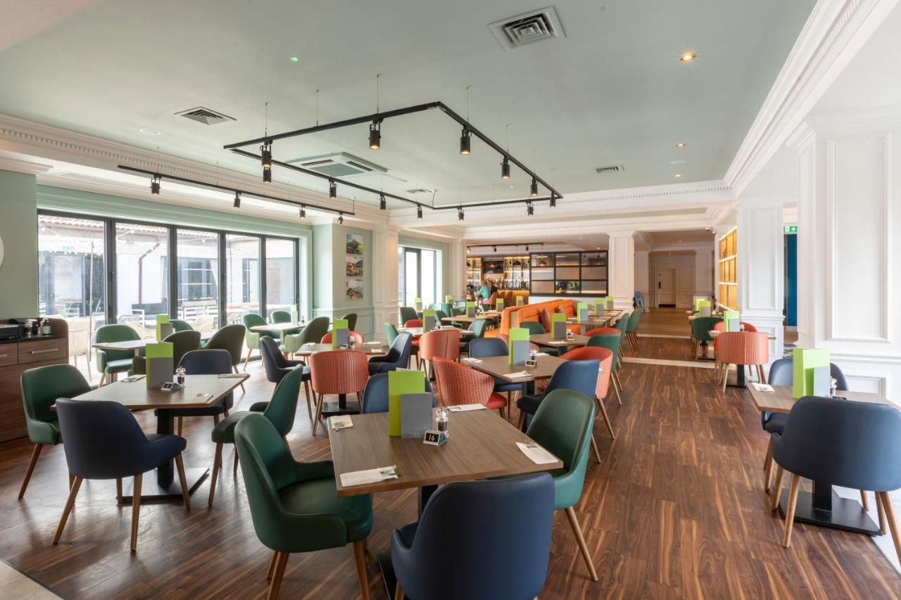 Holiday Inn Guildford By Ihg Exteriör bild