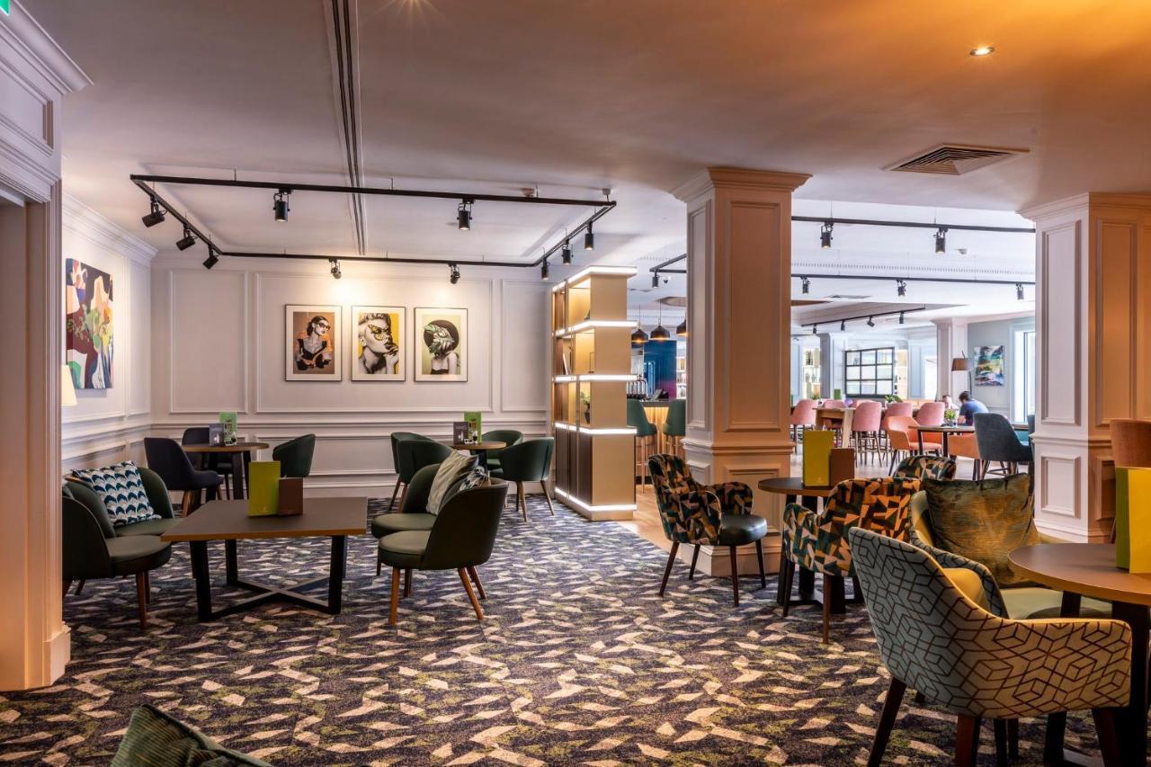 Holiday Inn Guildford By Ihg Exteriör bild