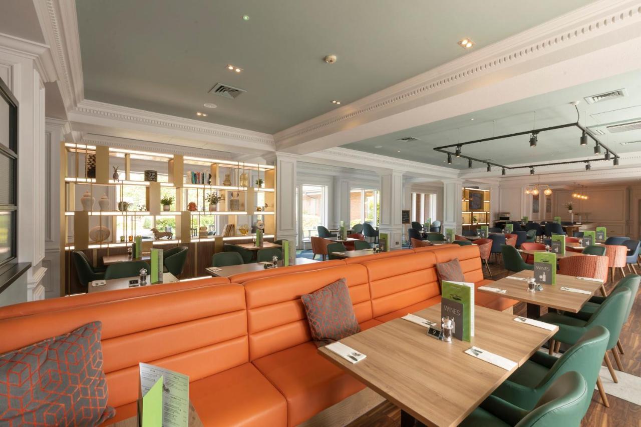 Holiday Inn Guildford By Ihg Exteriör bild