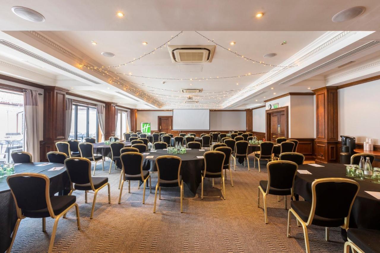Holiday Inn Guildford By Ihg Exteriör bild