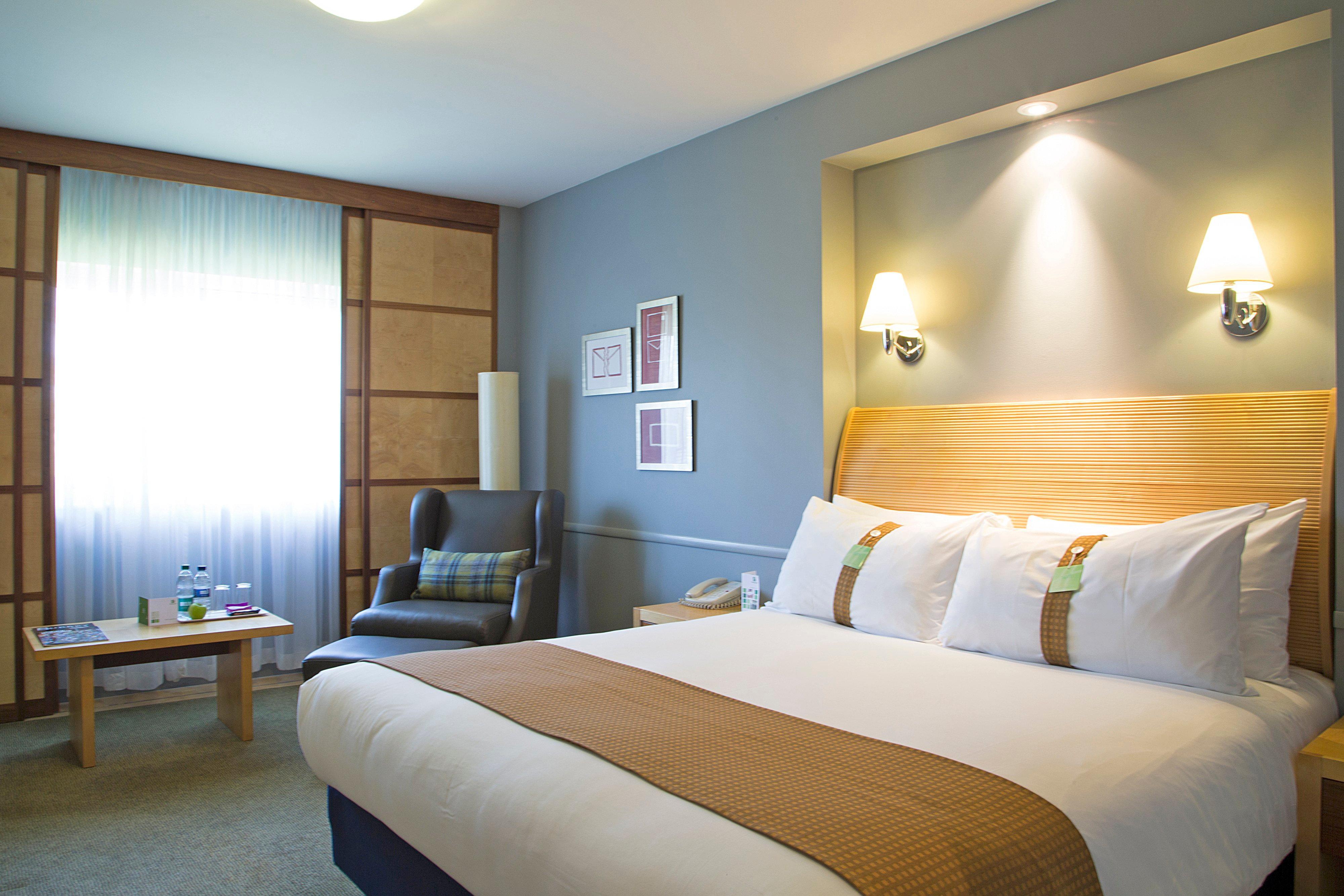 Holiday Inn Guildford By Ihg Exteriör bild