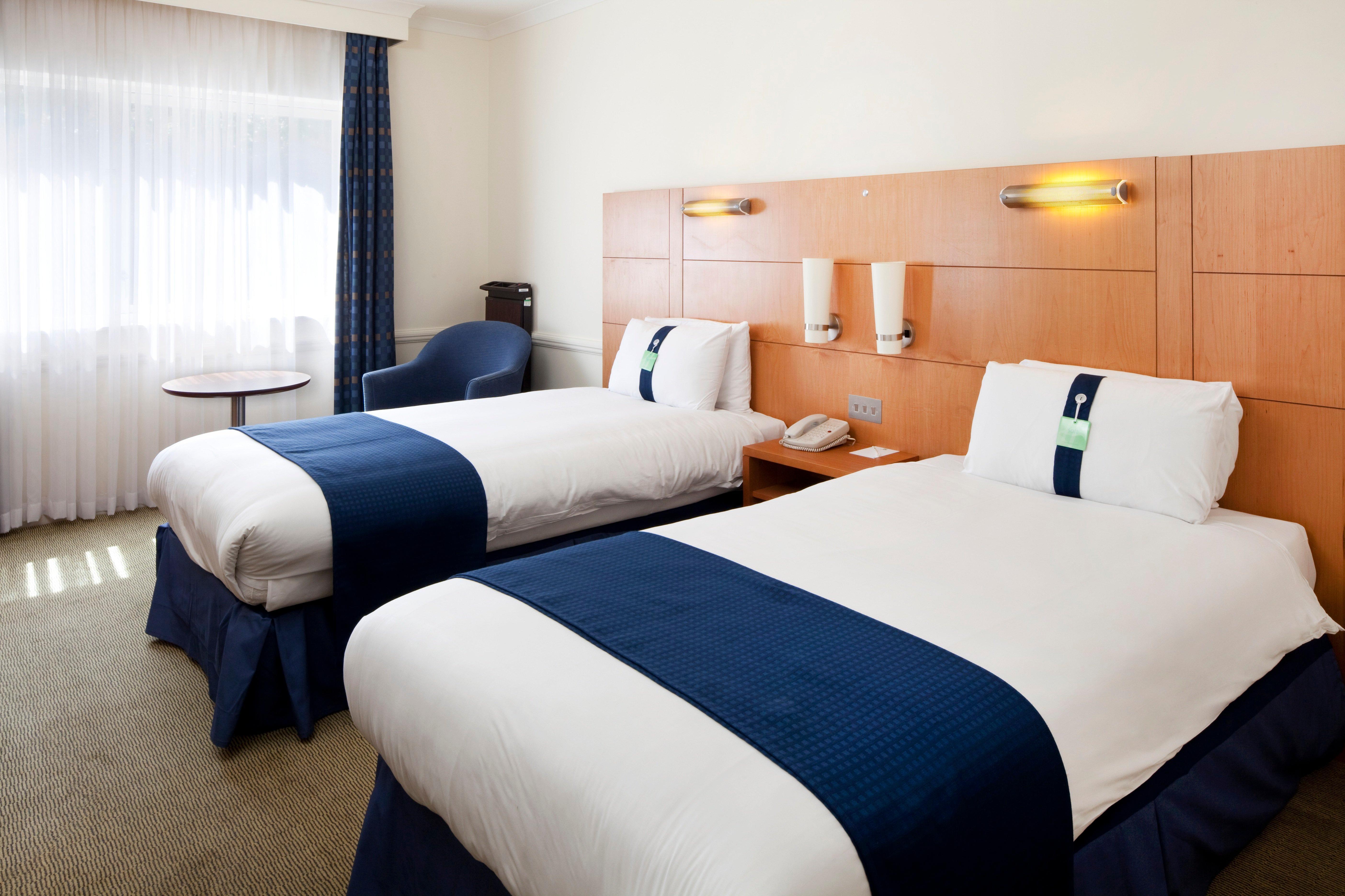 Holiday Inn Guildford By Ihg Exteriör bild