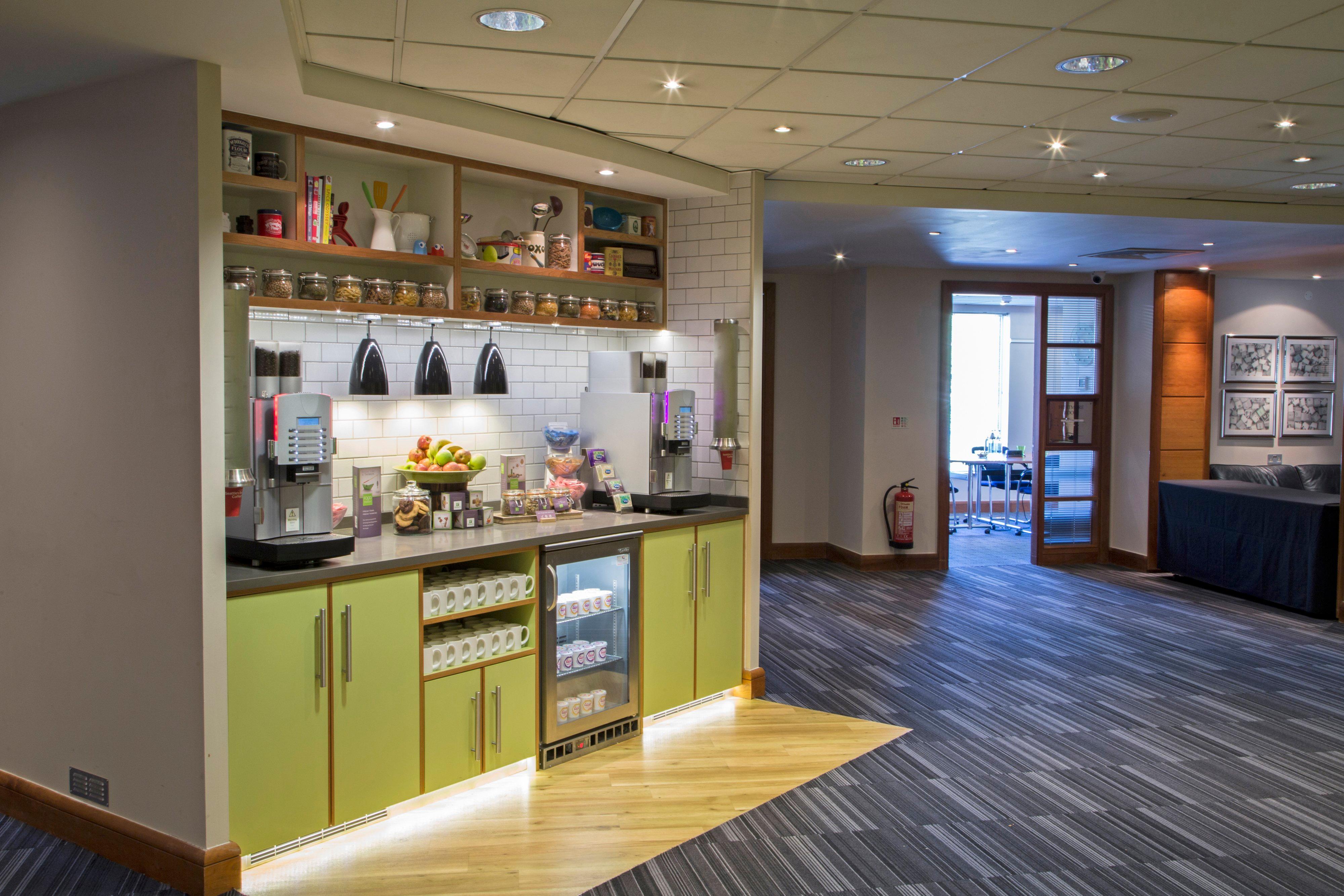 Holiday Inn Guildford By Ihg Exteriör bild