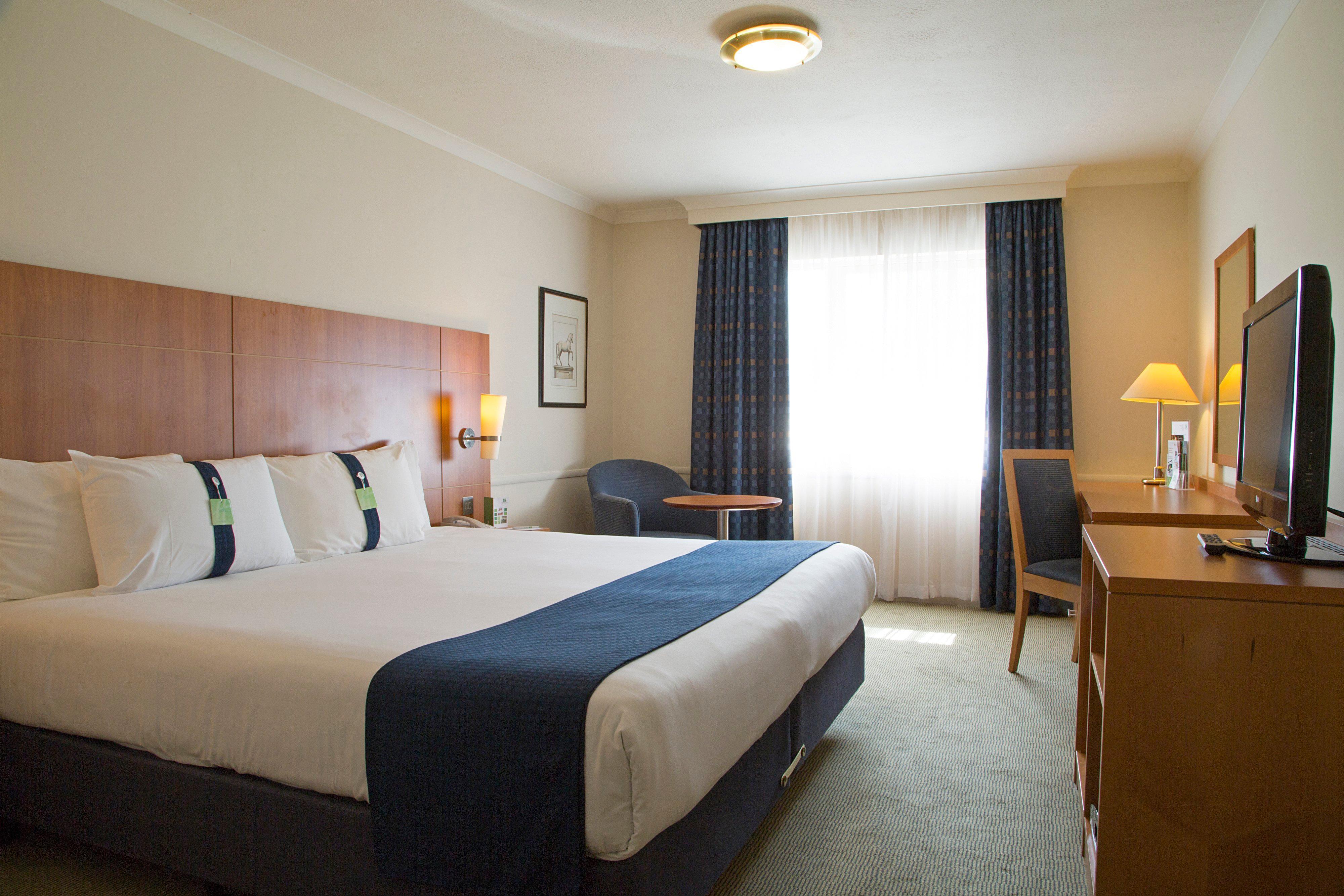 Holiday Inn Guildford, An Ihg Hotel Exteriör bild