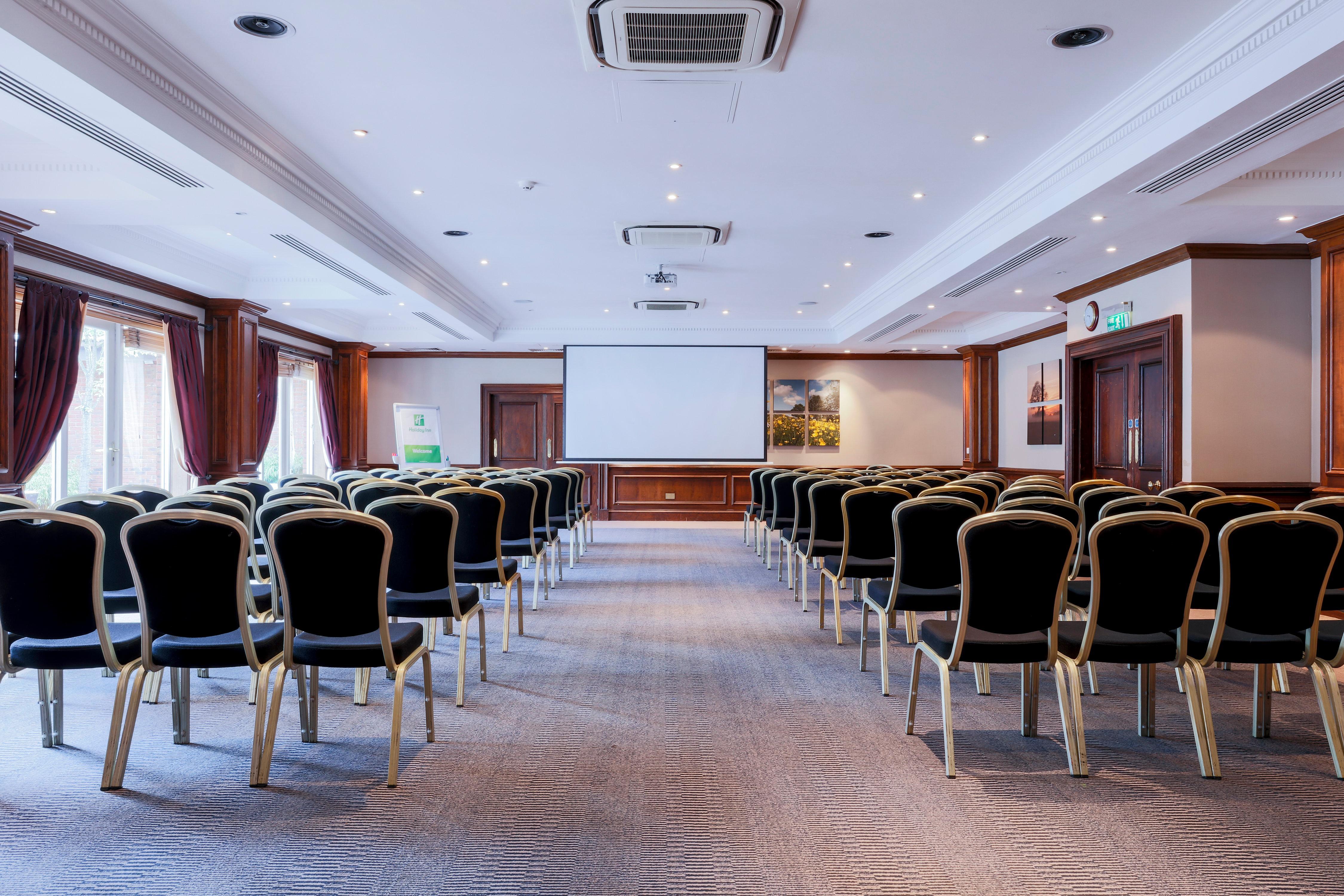 Holiday Inn Guildford By Ihg Exteriör bild