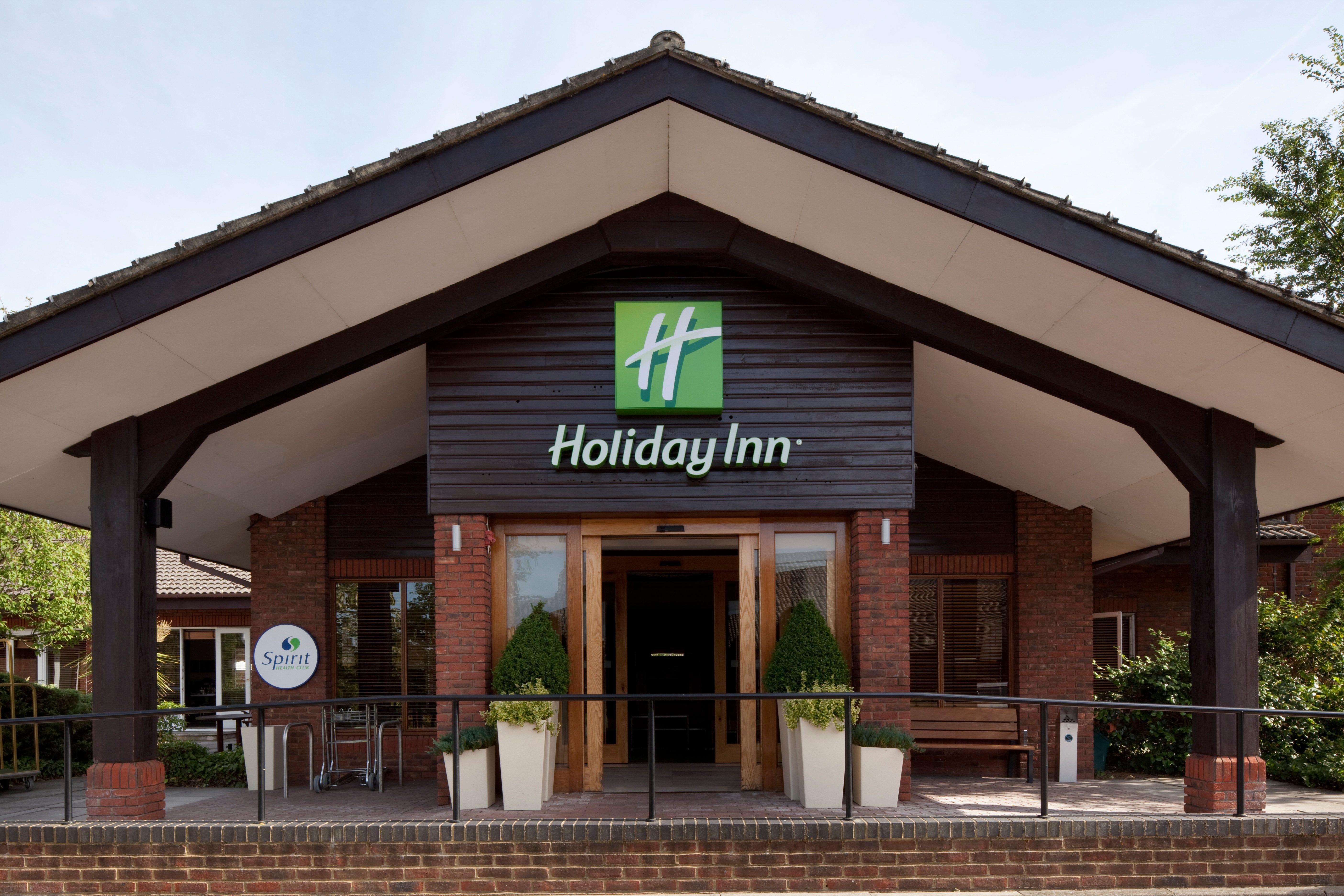 Holiday Inn Guildford By Ihg Exteriör bild