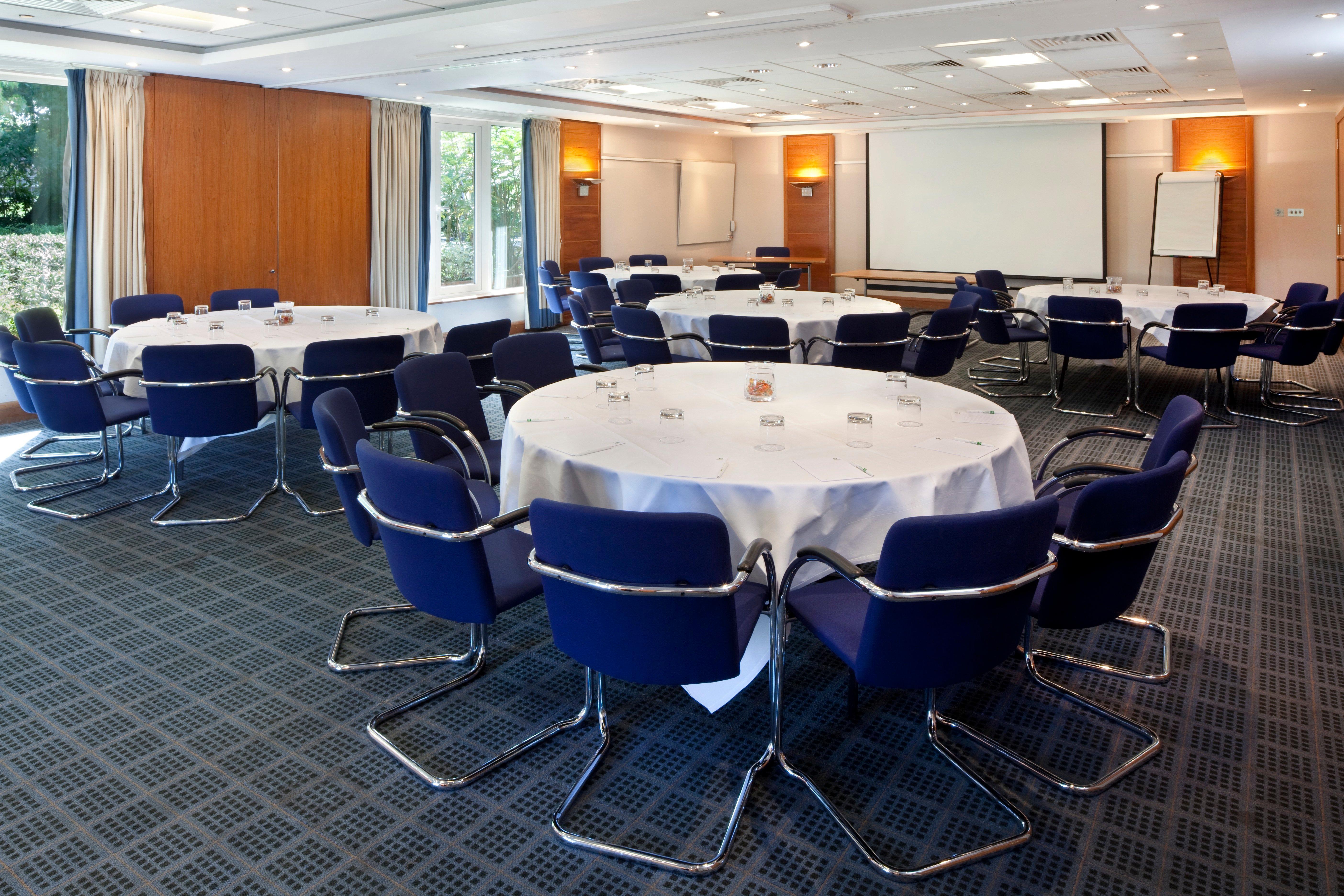 Holiday Inn Guildford By Ihg Exteriör bild