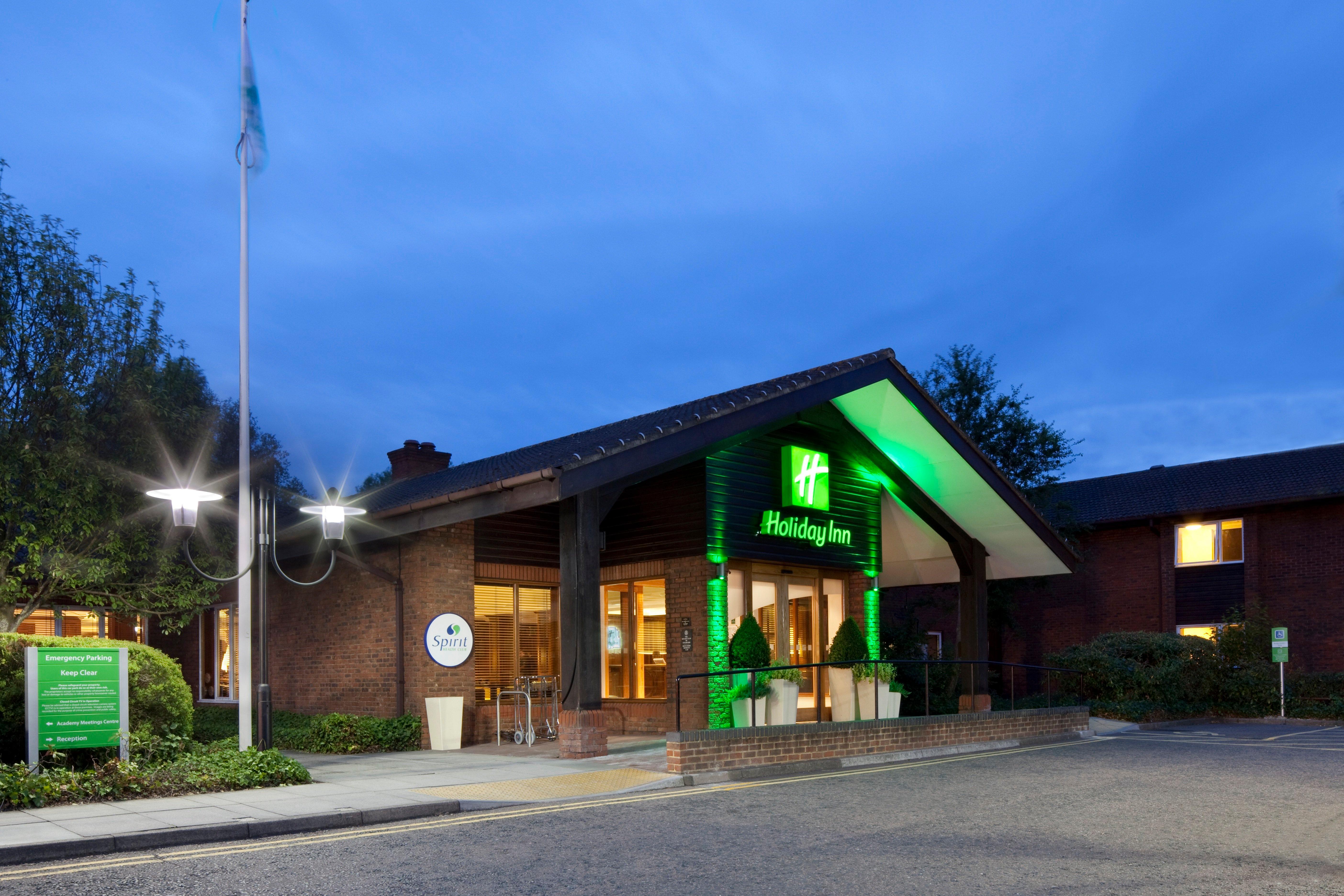 Holiday Inn Guildford By Ihg Exteriör bild
